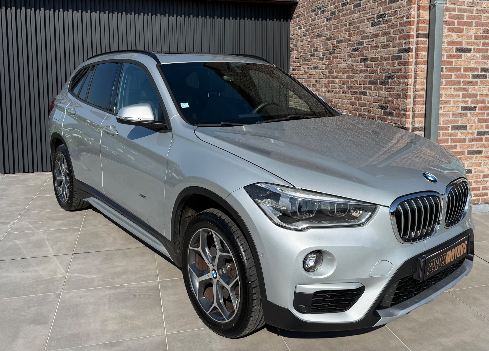 BMW X1 xDrive18d X-Line (2016) - photo 1