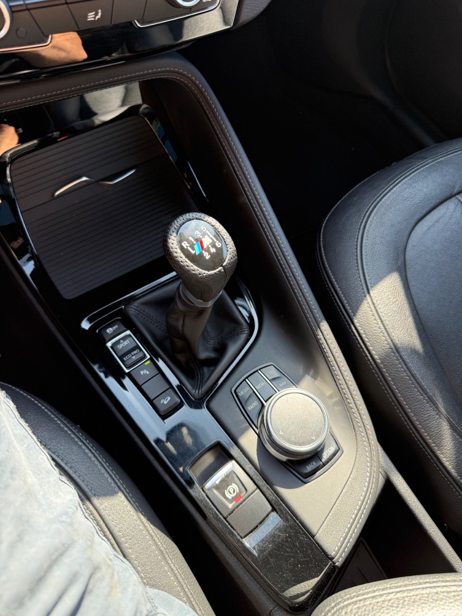 BMW X1 xDrive18d X-Line (2016) - photo 12