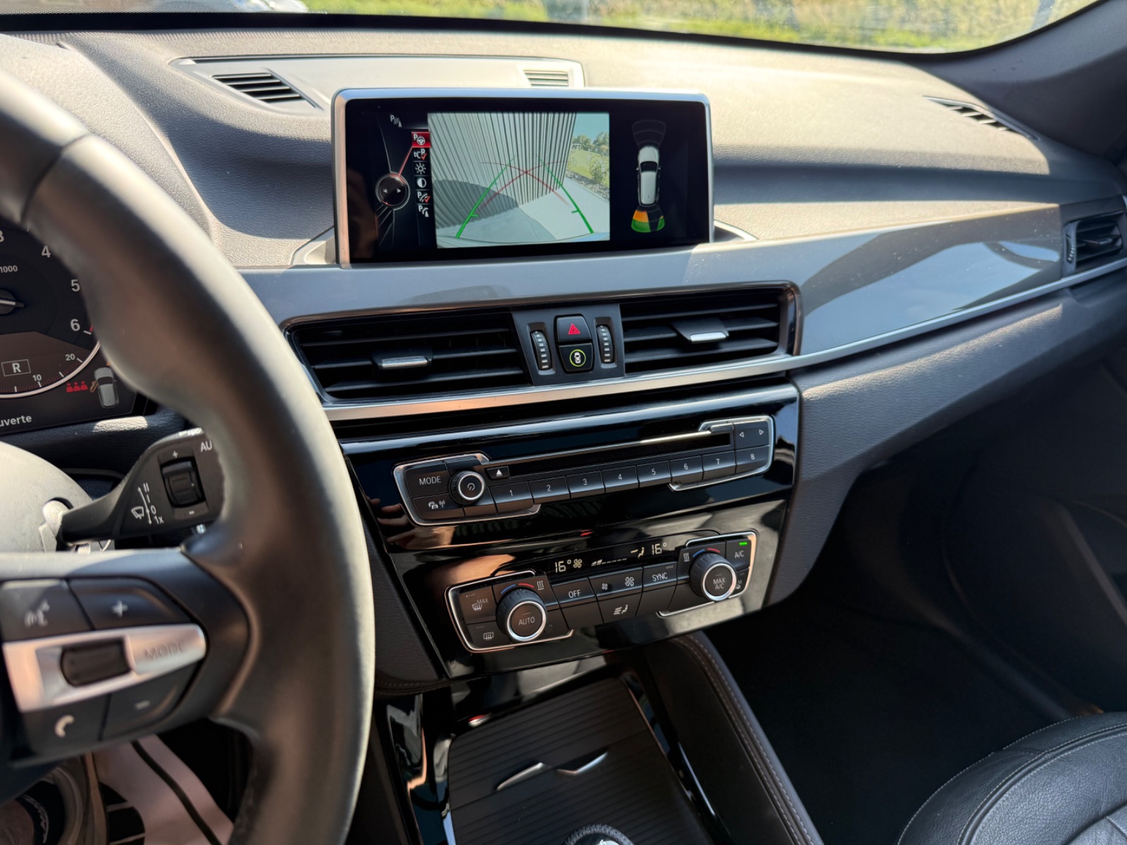 BMW X1 xDrive18d X-Line (2016) - photo 11