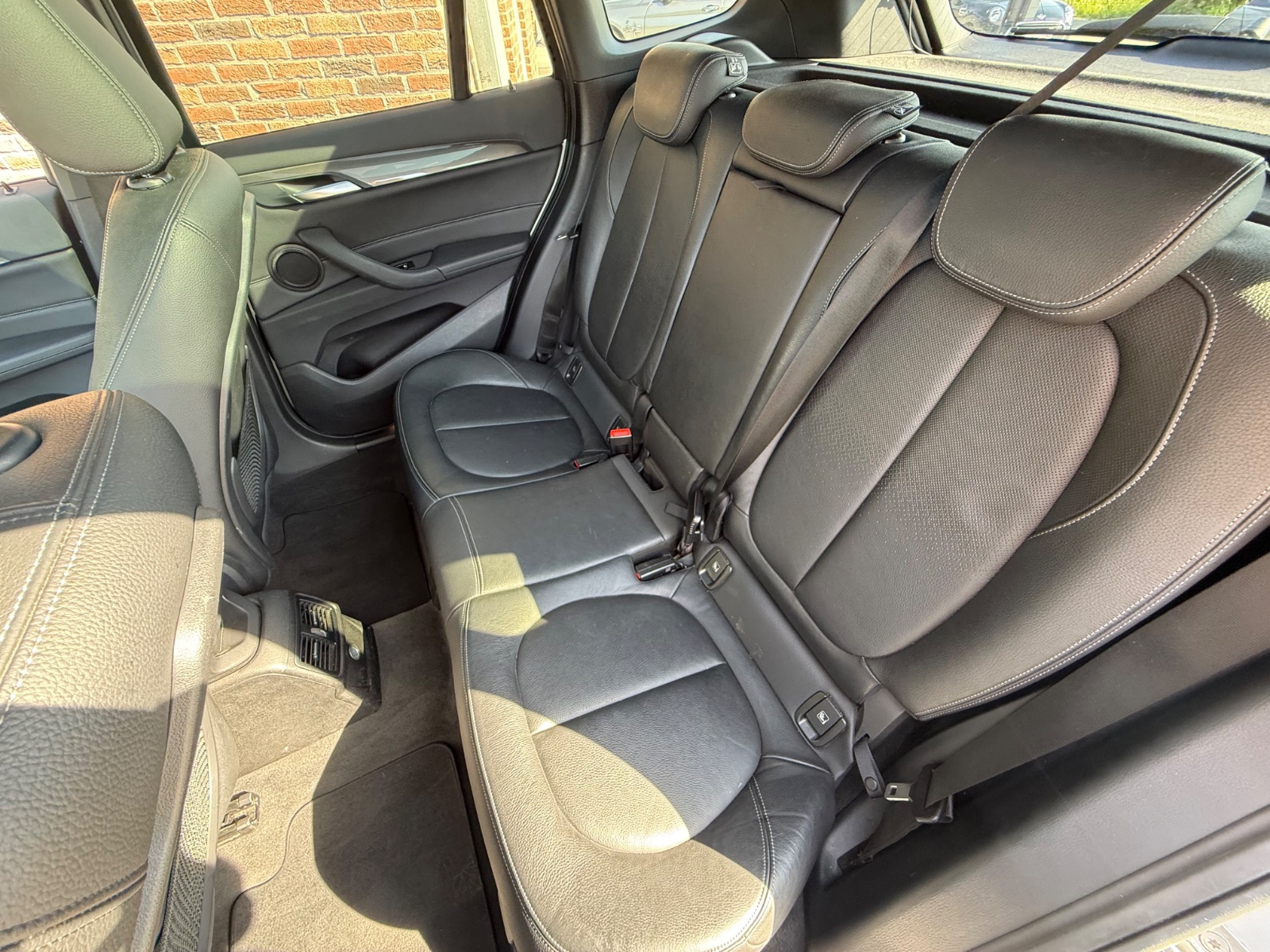 BMW X1 xDrive18d X-Line (2016) - photo 9