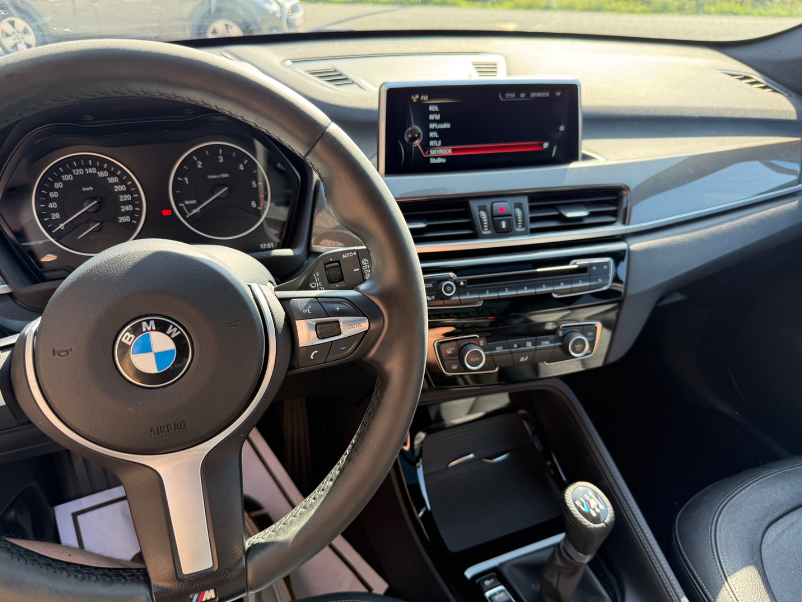 BMW X1 xDrive18d X-Line (2016) - photo 10