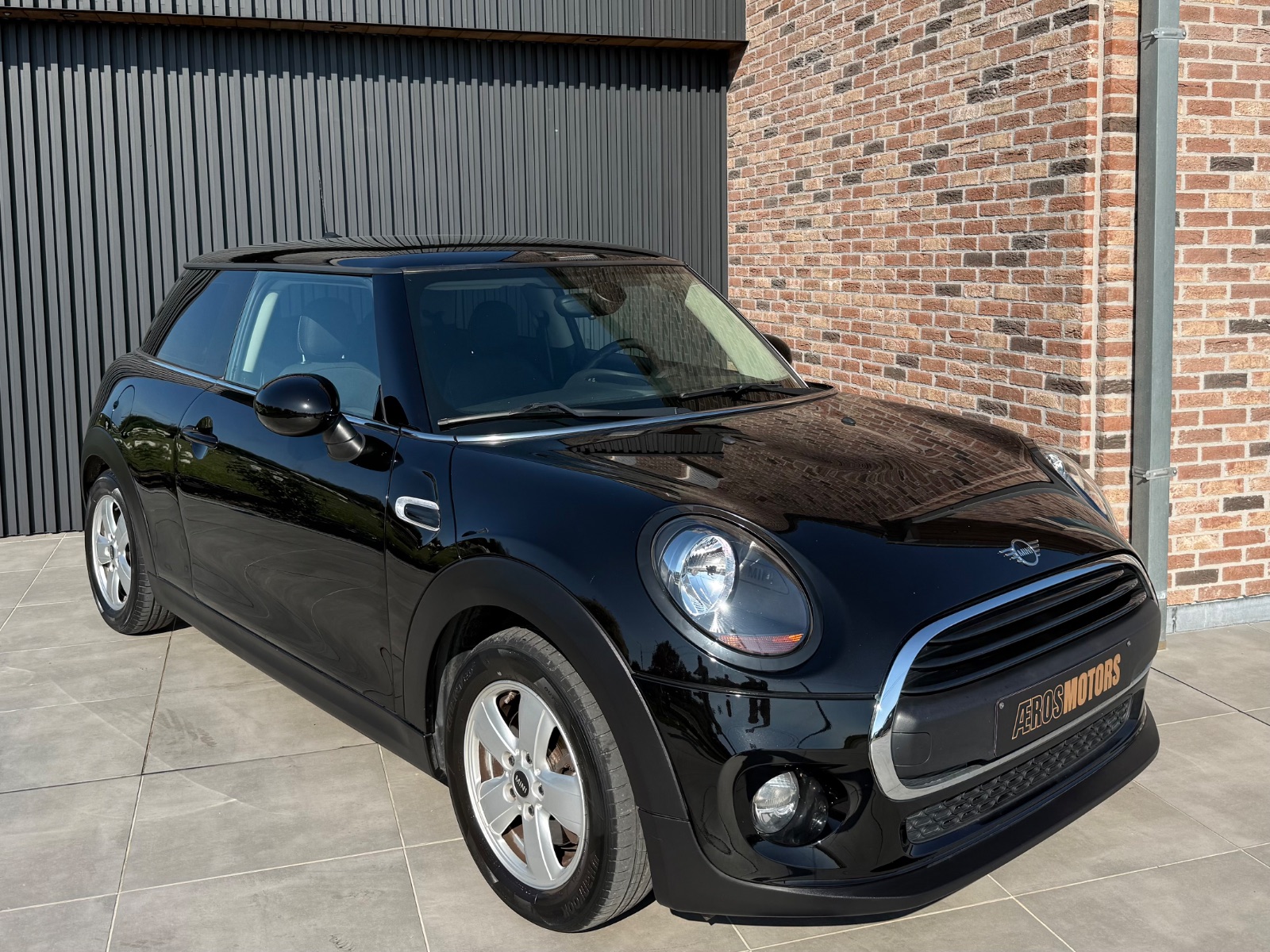 Mini ONE (2018) - photo 1