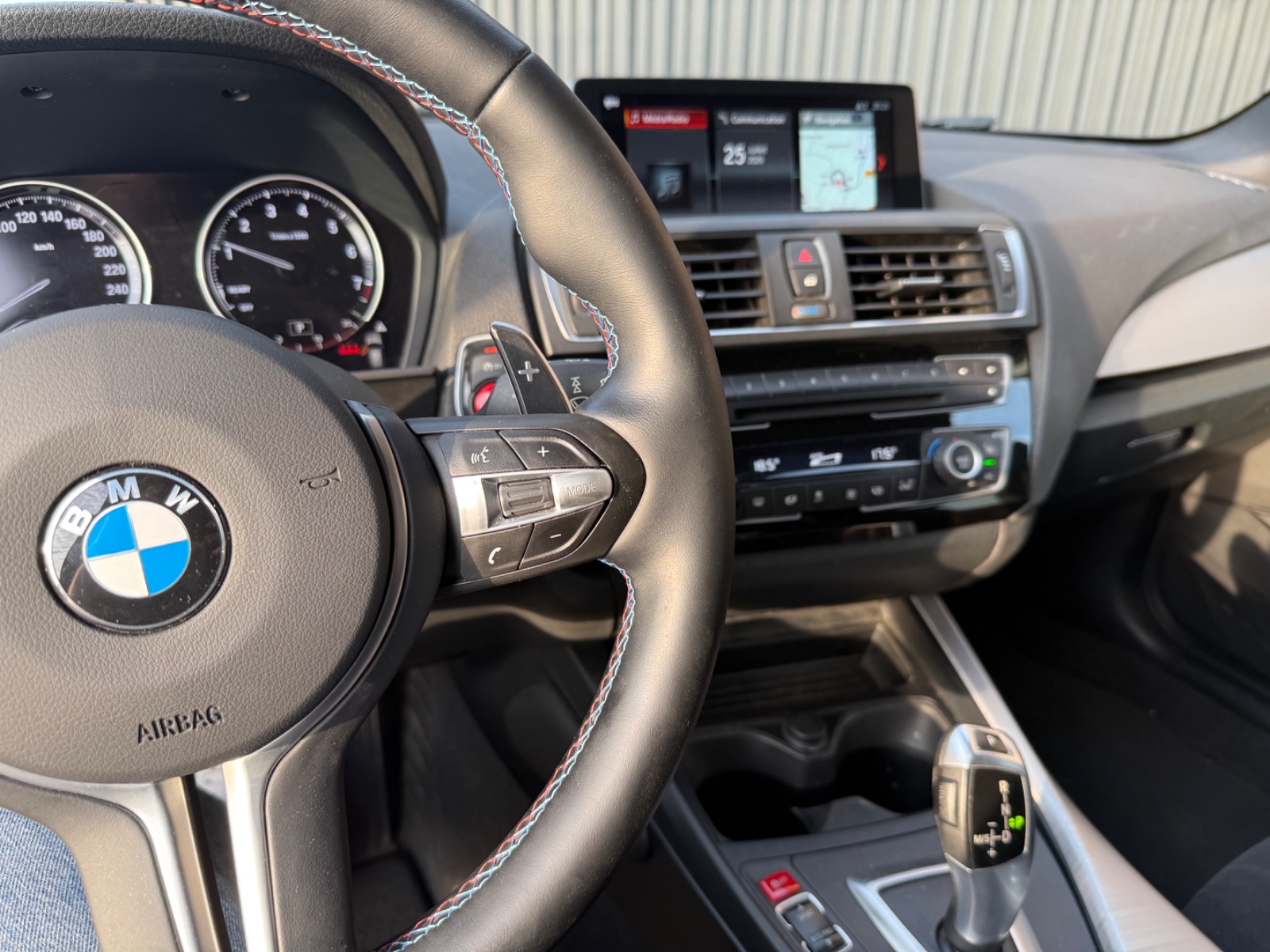 BMW Série 1 BMW 118iA F20 M Sport (2017) - photo 8