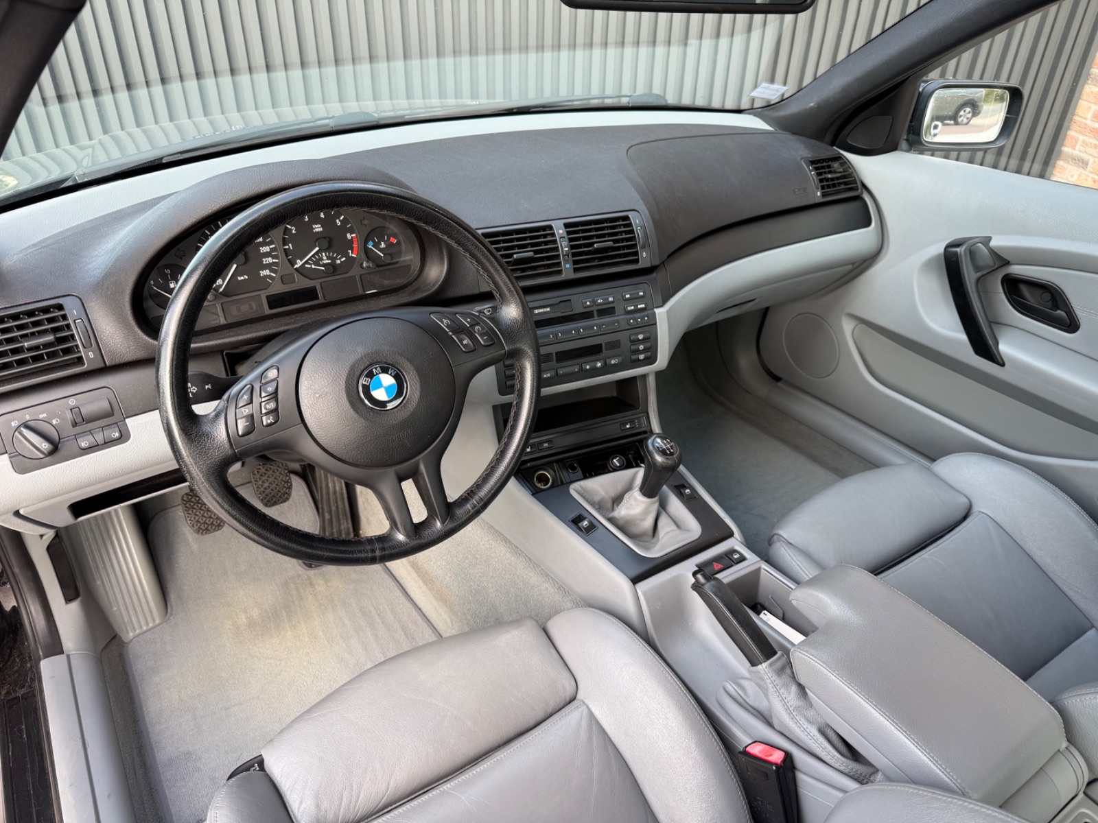 BMW Série 3 325 Ti E46 (2002) - photo 9
