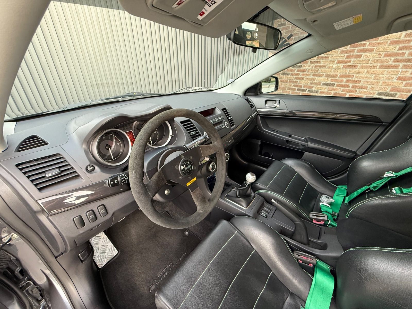 Mitsubishi Lancer Evolution Evo X (2010) - photo 4